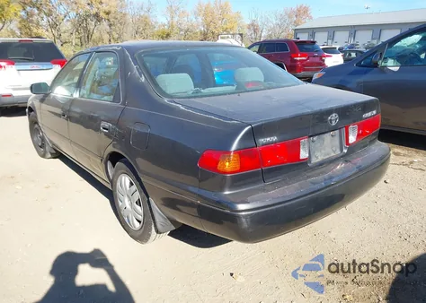 2001 Toyota Camry Le from USA, damaged, VIN 4T1BG22K11U834797